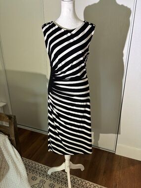 White House ? Black Market short dress